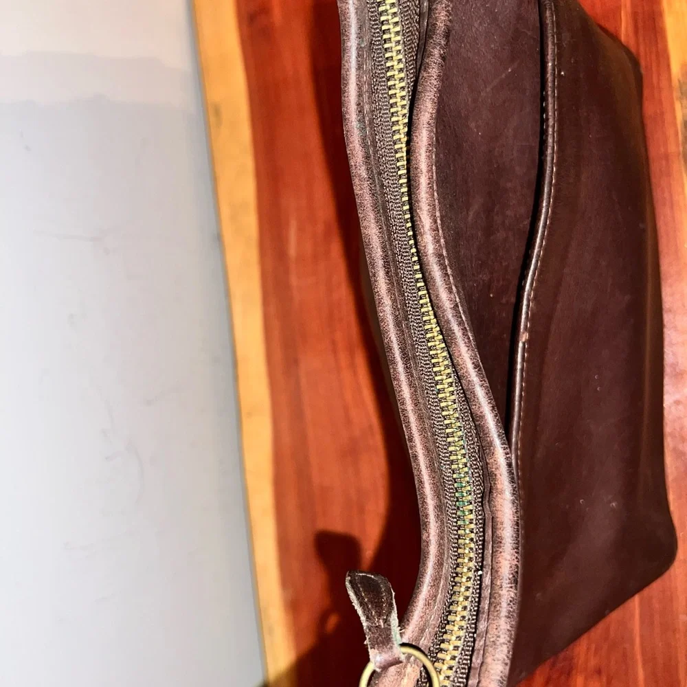 Vintage Coach #9058 Legacy Hobo Bag with Brass Accents - Picture 12 of 12